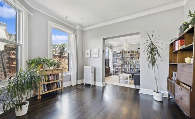 Photo - 3 bedroom in Chicago IL 60657 Unidad 3