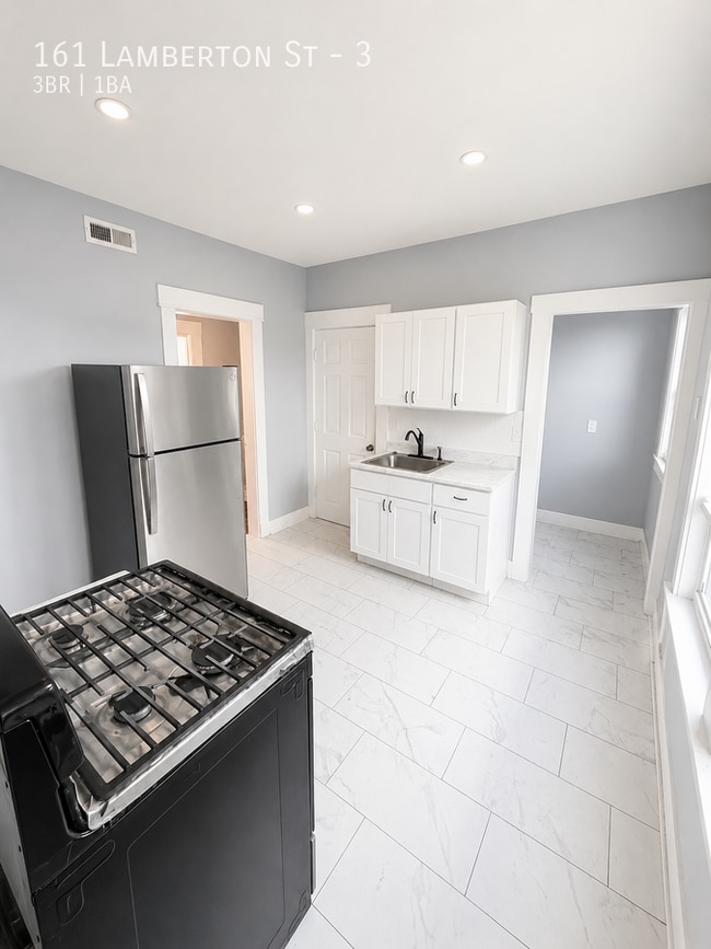 Photo - 161 Lamberton St Unit 3