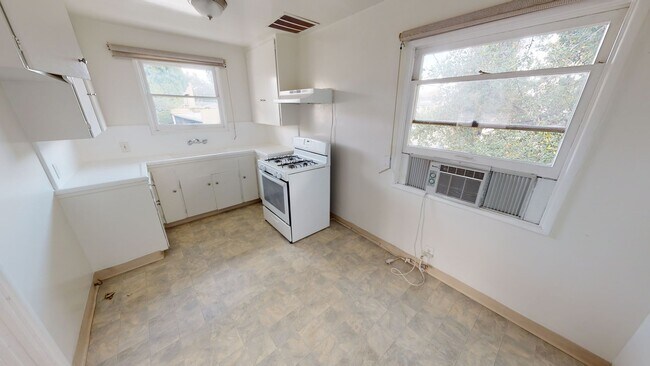 Photo - Fillmore St Pasadena