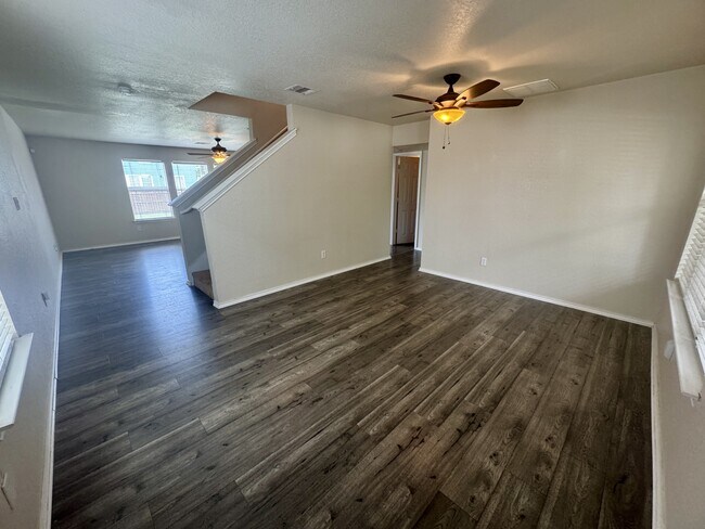 Photo - 8755 Sunview Park