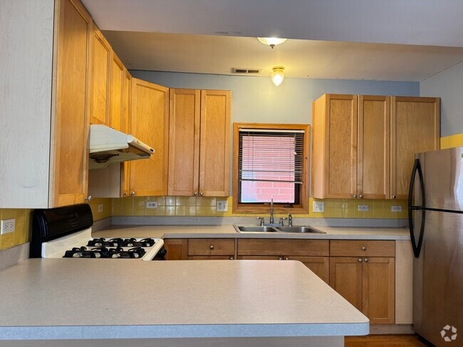 Building Photo - 3714 S Hermitage Ave Unit 1 Rental