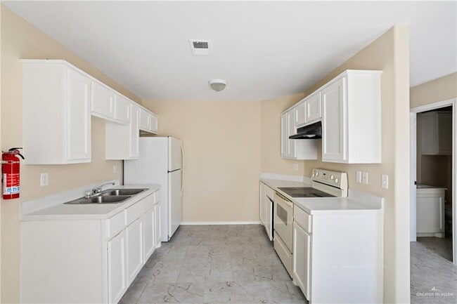 Building Photo - 303 Gastel Cir Unit 4 Rental