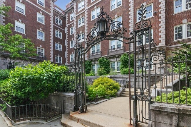 Photo - 5 Arlington St Apartment Unit 31