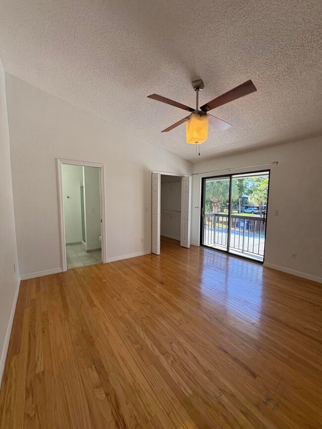 Photo - 203 SE Camelot Gardens Blvd