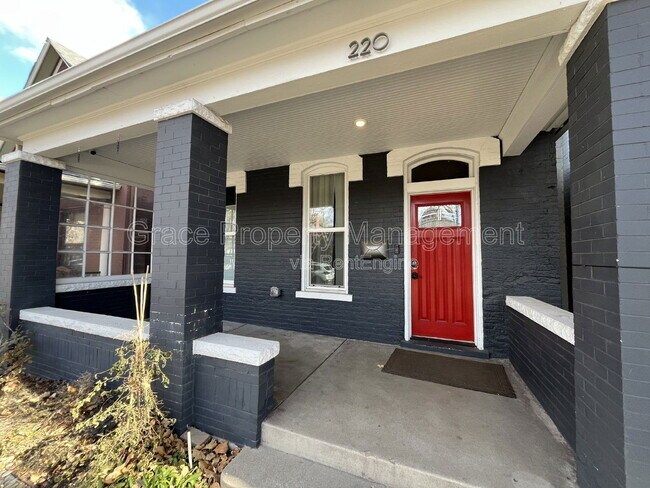 Photo - 220 Sherman St