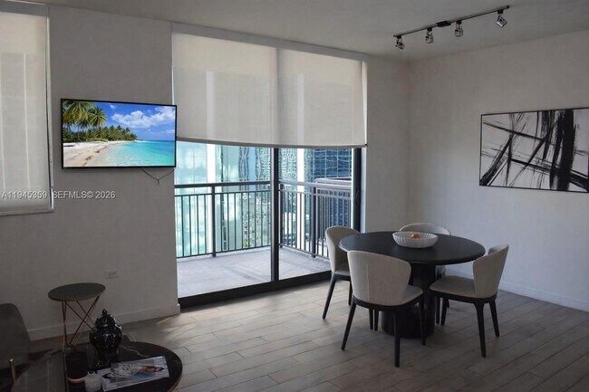 Photo - 999 SW 1st Ave Unidad 2214