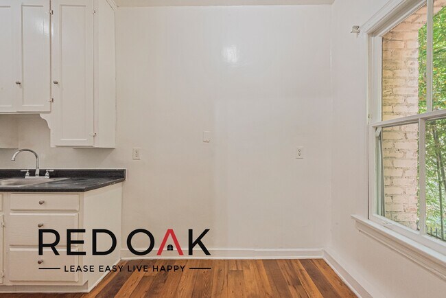 Photo - ~$200 OFF Each Month~ Spacious, Beautiful ... Unidad 215