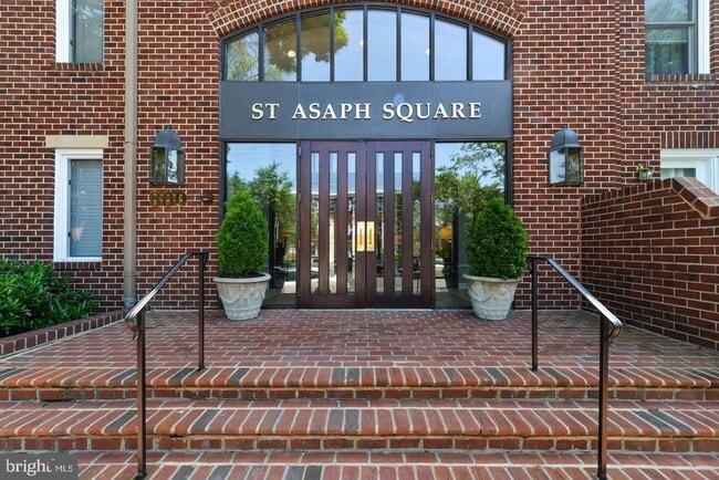 Photo - 801 S Pitt St Apartment Unit 325