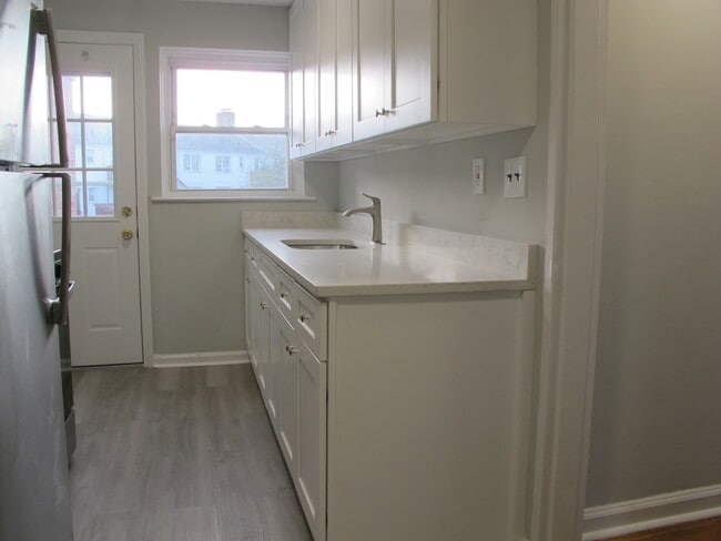 Quartz countertop - 175 Seaton Rd Unit #3