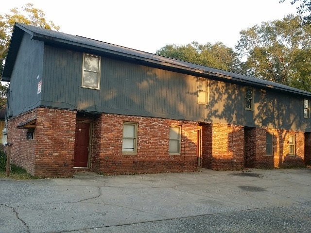 Building Photo - 2330 Schaul St Unit C