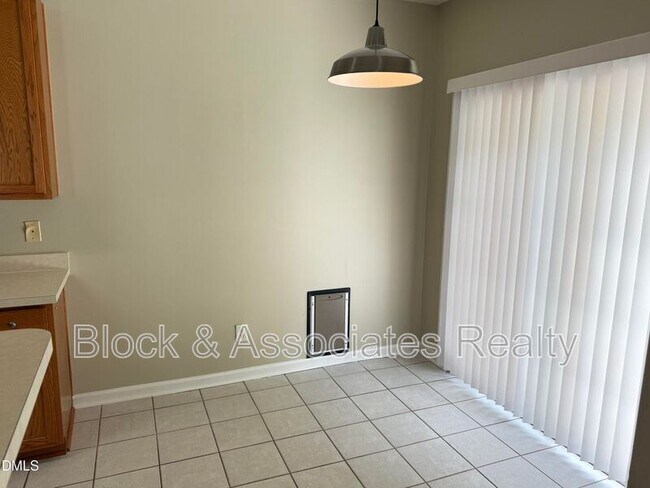 1414 Crimson Creek Dr