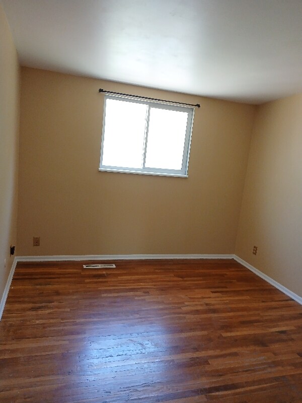 Photo - 674 E 675 N