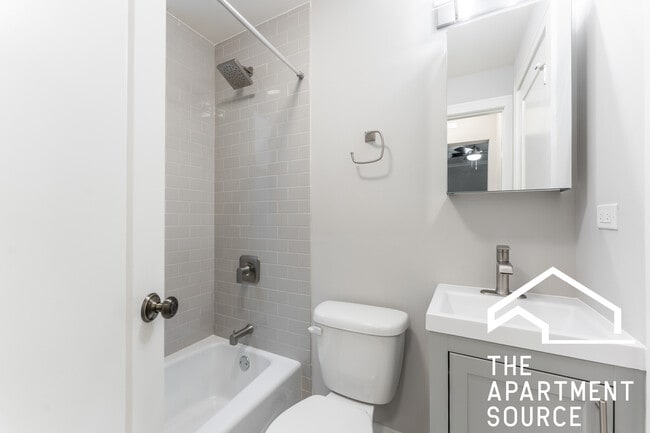 Photo - 641 W Wrightwood Ave Unit 115