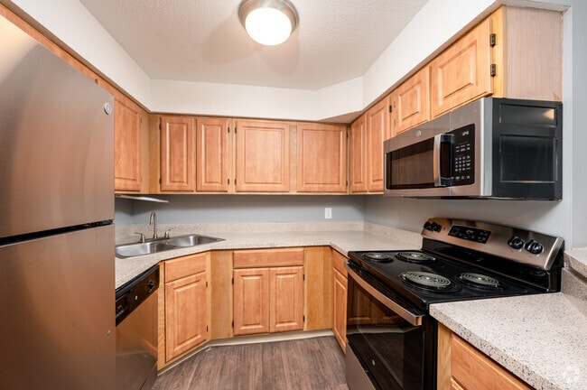 White Oak - Kitchen - Oak Lake at Crooked Creek