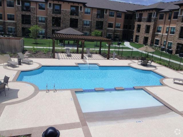 Pool - Greenhouse Village Apartments (Senior Living)