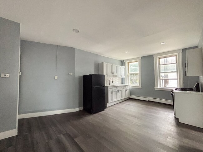 Building Photo - 289-291 12Th Ave Unit 2R