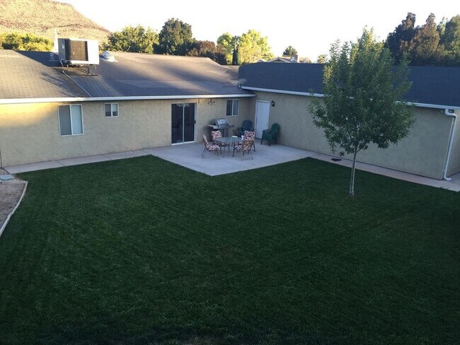 Photo - 1743 W Green Valley Ln