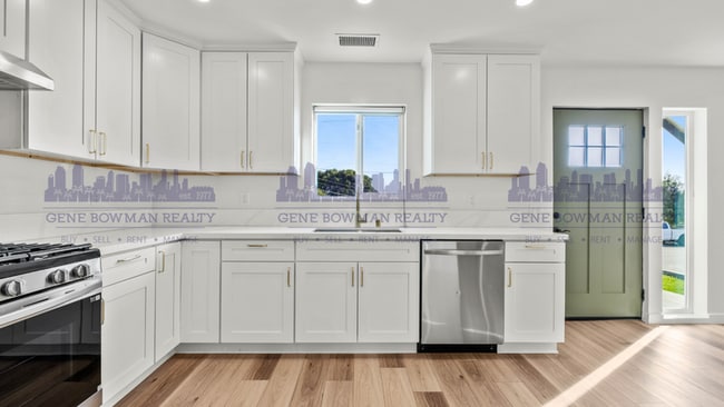 Building Photo - 2205 E 24th St