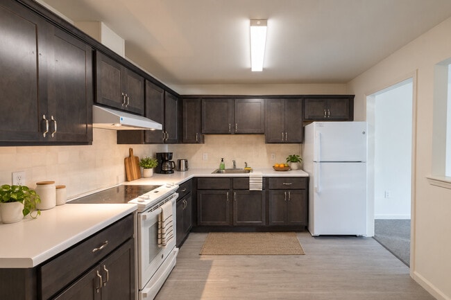 Kitchen - Slatewood Apartments