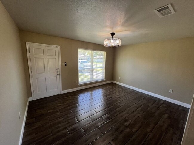 Photo - Beautiful 3-Bedroom, 1.5-Bath Home in Bake...