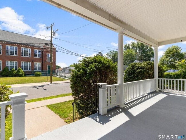 Photo - 171 Bassett St