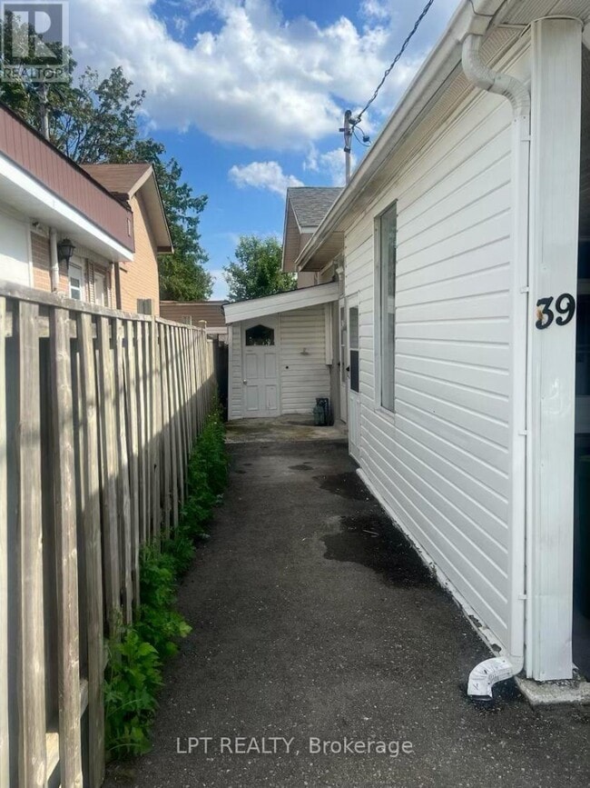 Photo - 39 Frankton Crescent