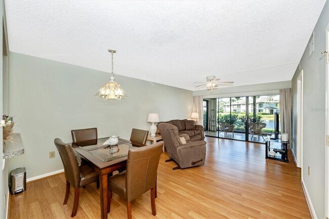 5219 Lake Village Dr Unit 21
