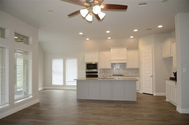 Photo - 10511 Forfar Ln