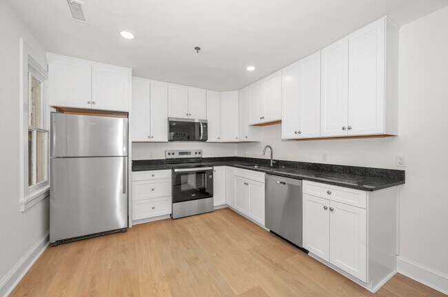 Photo - 112 N Market St