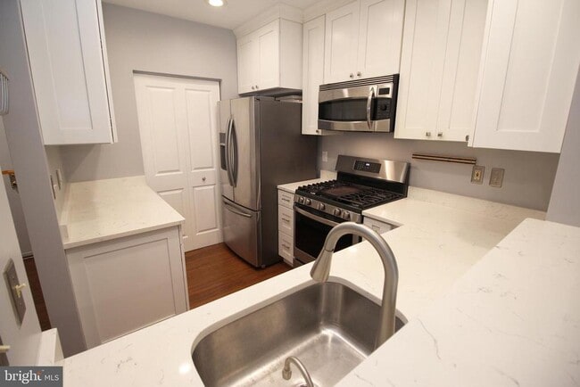Photo - 12913 Alton Square Unit 214