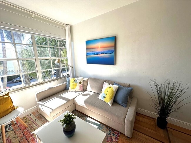 Photo - 1007 Meridian Ave Unit 12