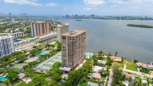 Building Photo - 11113 Biscayne Blvd Unit 1554