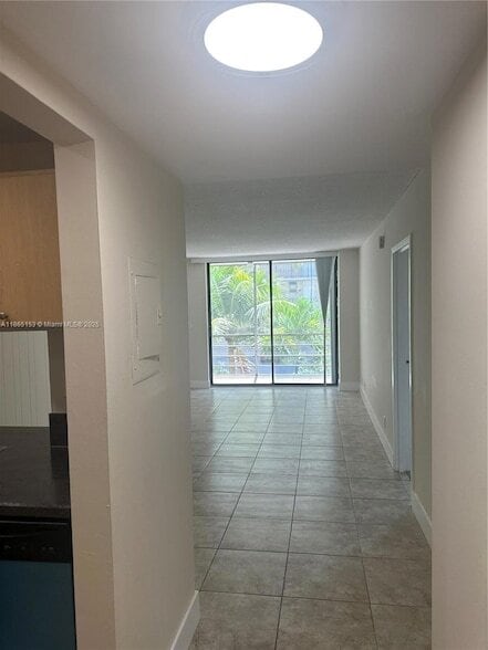 Building Photo - 2935 NE 163rd St Unit 3P Rental