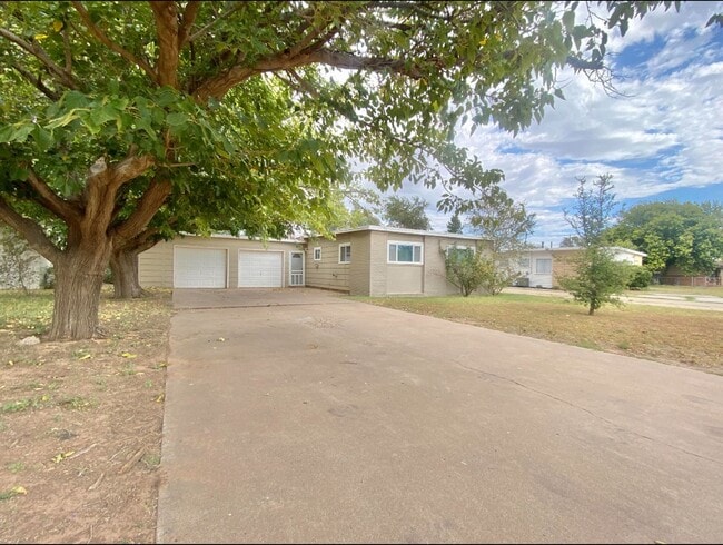 Photo - 3 bed 1 bath 2 car garage now available in...