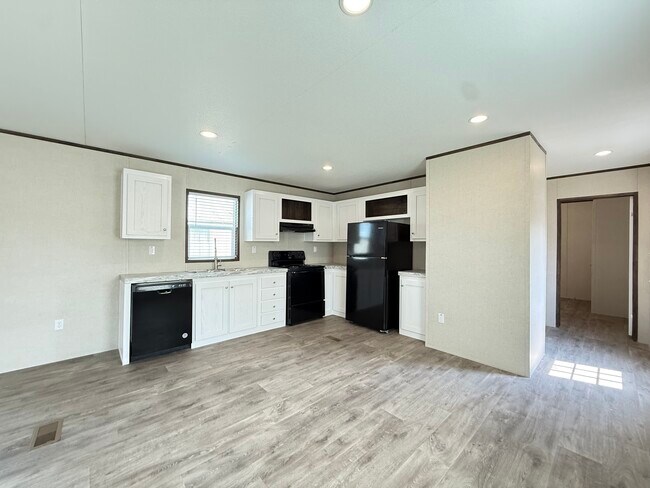 Photo - 204 Linda St