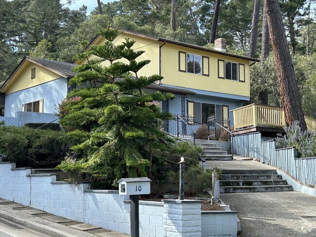Building Photo - 10 Crandall Rd Rental