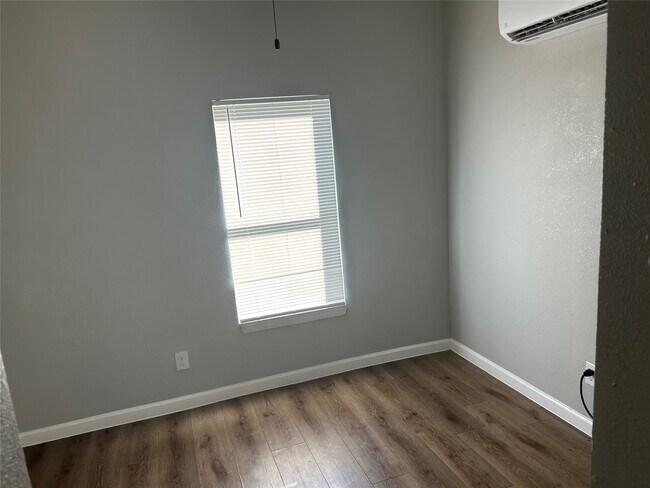 Photo - 5105 Sherman St Unidad 4