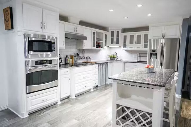 Photo - 1012 Hilltop Dr