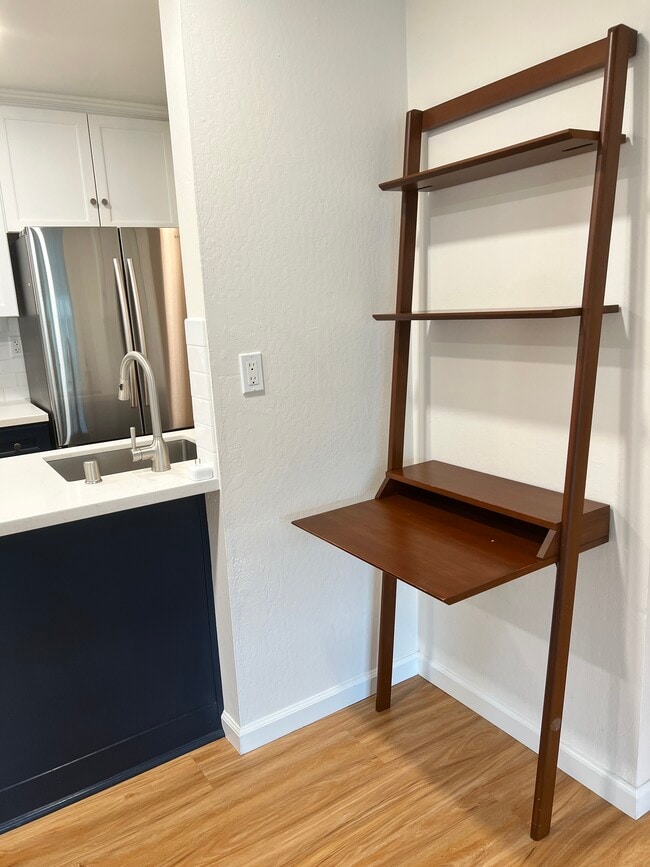 Photo - 960 Shorepoint Ct Unit 212