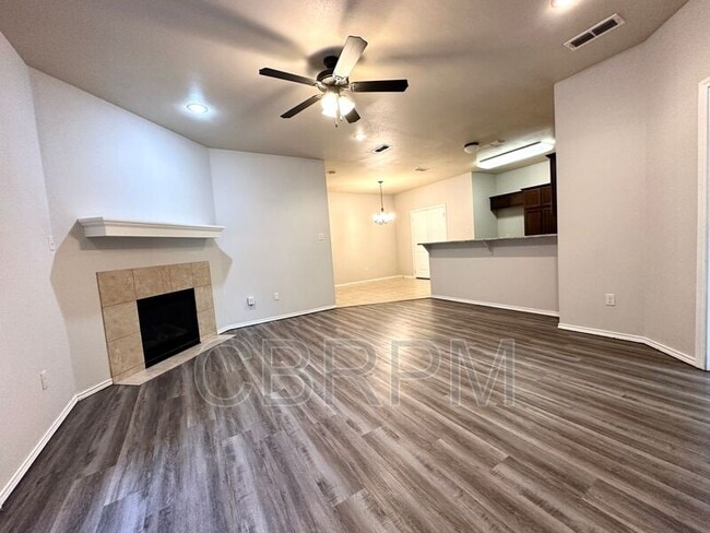 Photo - 3120 112th St