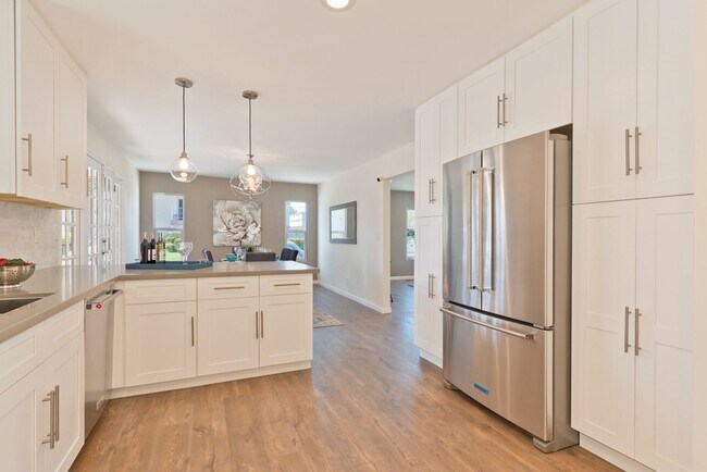 Photo - 3045-3047.5-30475 Macaulay St