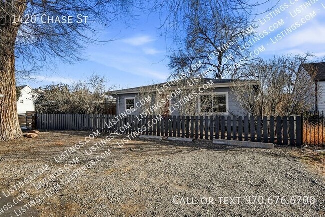 Photo - 1420 Chase St