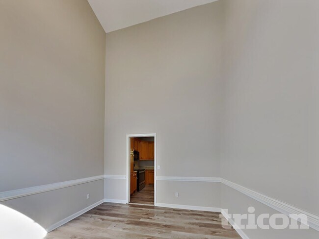 Photo - 225 Mels Way