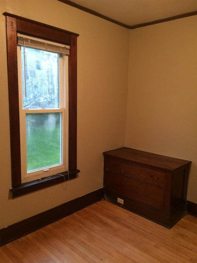 Photo - 228 9th Ave