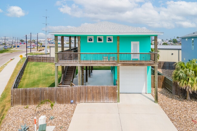 Photo - 100 Port Isabel St