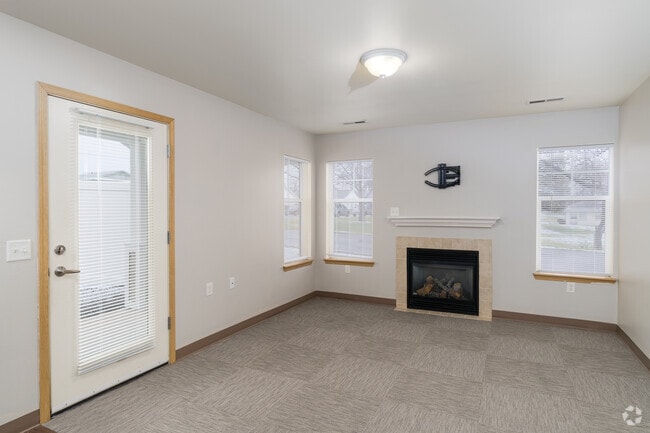 2BR, 2BA - 1150SF - Living Room - Sullivan Park Independent Living