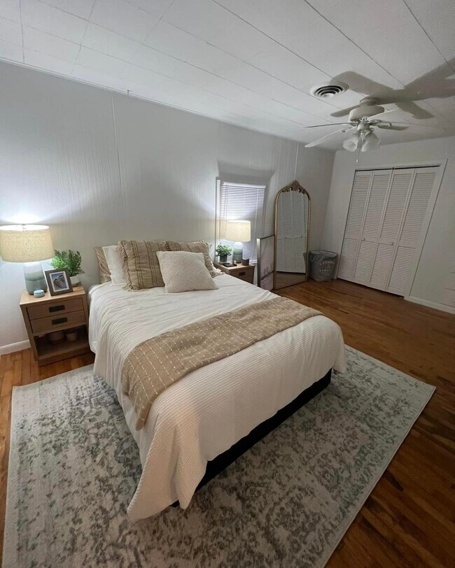 Photo - 1420 S Pickwick Ave