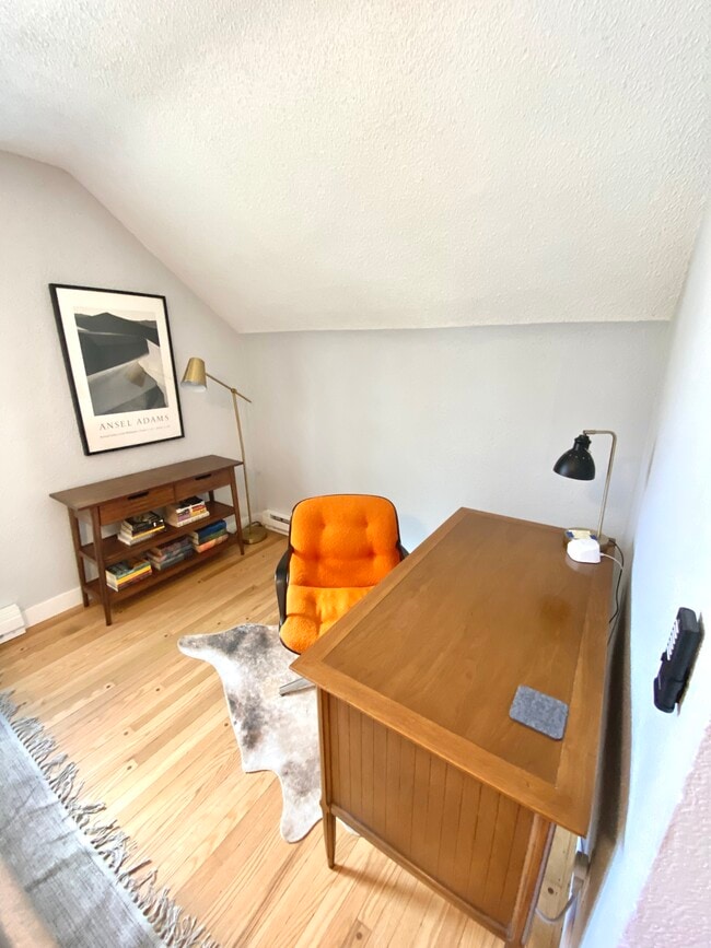 Photo - 1044 Saint Clair Ave