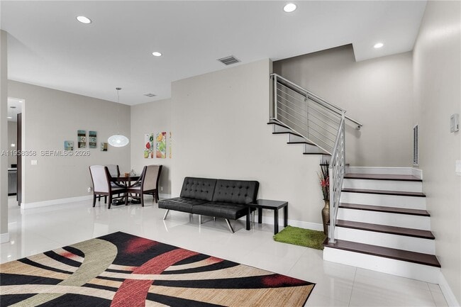 Photo - 503 SW 16th St