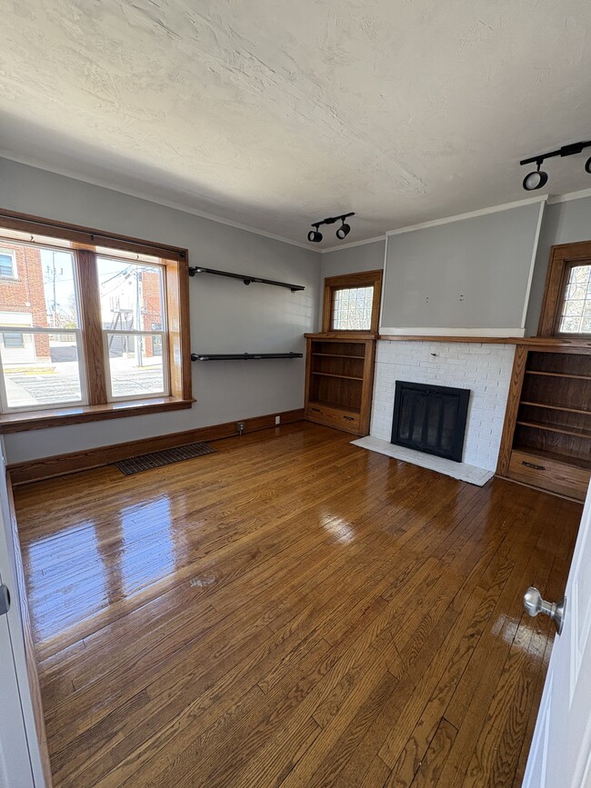 Photo - 217 S 4th St Unidad Lower